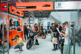 Showroom KTM và Husqvarna Motorcycle Ha Noi chính thức khai trương, cùng hàng loạt sản phẩm mới