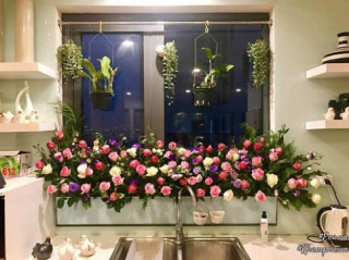 “Vườn hồng” đẹp mê hồn trên cửa sổ nhà bếp của mẹ Hà Thành 20 năm đi chợ “săn” hoa
