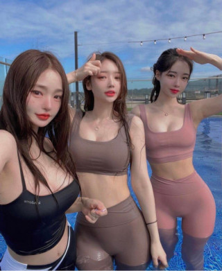 3 cô gái Hàn Quốc mắc “tội lỗi hồn nhiên” khó chấp nhận vì mặc đồ tập đi bơi