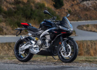 Aprilia Tuono 660 Factory 2022 ra mắt tại Malaysia với giá 400 triệu đồng