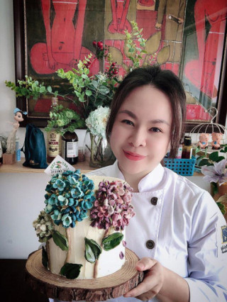 Bỏ kinh doanh đi bán bánh kem nghệ thuật, mẹ Hà Nội đạt doanh thu 70 triệu/tháng