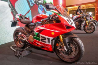 Cận cảnh Phiên bản đặc biệt Ducati Panigale V2S Bayliss và Scrambler 1100 Tribute Pro