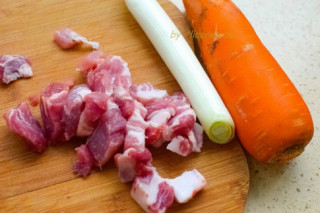 Chẳng biết ăn gì, vợ đem thịt hấp cùng cà rốt lại thành món ngon sang chảnh