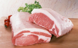 Chuyên gia mách chị em nhận biết thịt lợn ăn tăng trọng, chứa chất bảo quản, nhiễm ký sinh trùng
