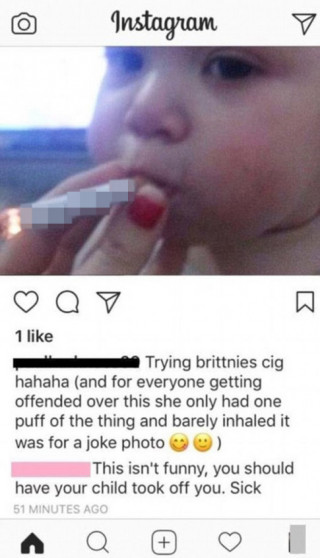 Dân mạng phẫn nộ trước màn đùa cợt của người lớn cho bé trai thử hút thuốc lá
