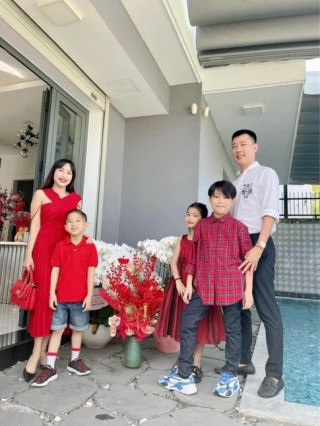 Dần rút khỏi showbiz ở nhà chục tỷ với 3 con, Ốc Thanh Vân đón thêm tin vui “lên chức” ở tuổi U40