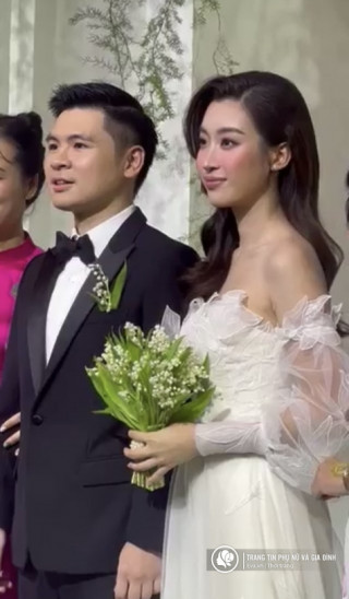 Đỗ Mỹ Linh xuất hiện rạng ngời bên chú rể Đỗ Vinh Quang, cô dâu đẹp nhất Hà Nội đây rồi!
