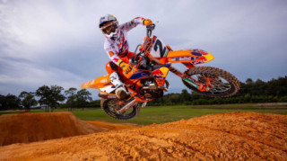 KTM 450 SX-F Factory Edition 2023 trình làng với ngoại hình lôi cuốn