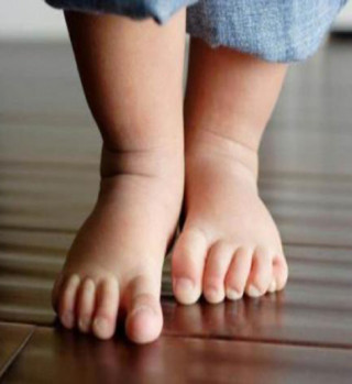 Nhìn hình dáng bàn chân biết ngay tính cách và số mệnh tương lai của con