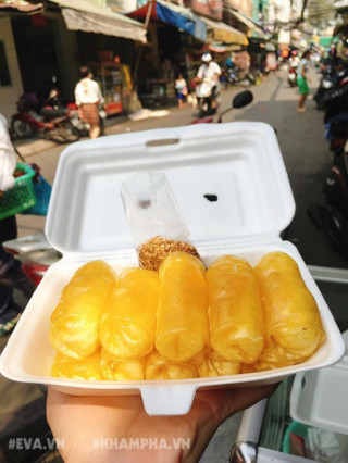 Thưởng thức bánh cuốn ngọt Campuchia công thức gia truyền hơn 20 năm ở Sài Gòn