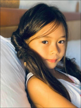 Con gái Đoan Trang học theo mẹ ưu điểm “đắt giá”: hứa hẹn nhan sắc bùng nổ trong nay mai