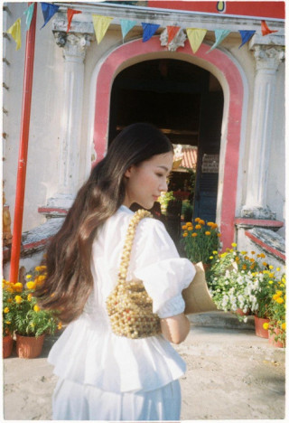 Loạt Hoa hậu Việt đón Tết với mái tóc đẹp như suối, bí quyết nằm hoàn toàn trong bếp, giá chưa đến 10 nghìn