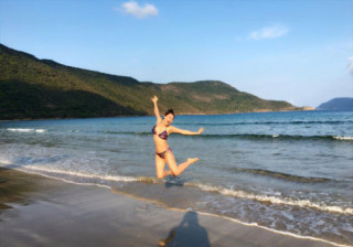 “Mẹ một con” Thu Minh tự tin khoe dáng với bikini