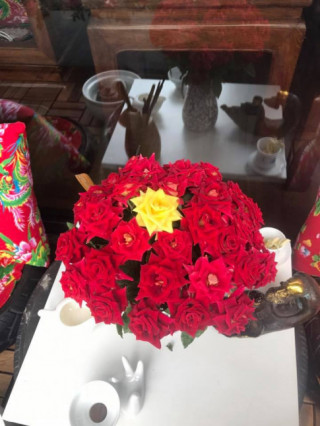 Muôn kiểu cắm hoa đẹp mê mẩn nhân ngày lễ của các gia đình Việt
