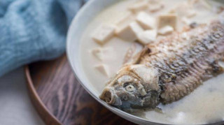 Nấu canh cá phải nhớ 3 tuyệt chiêu này để làm mất sạch mùi tanh, áp dụng với mọi loại cá