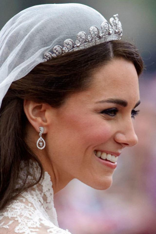 Bị chỉ trích vẫn chưa bỏ thói tiêu hoang, Meghan Markle còn chi số tiền khủng cho trang sức