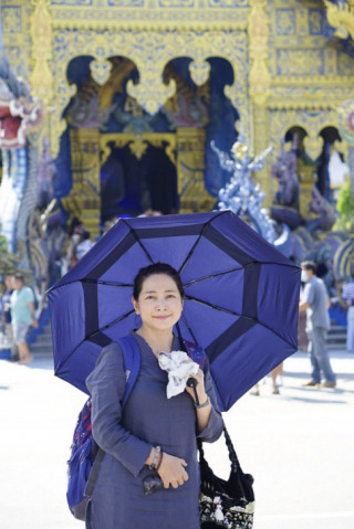 “MC quốc dân” Quỳnh Hương tự tin khoe mặt mộc ở tuổi 48