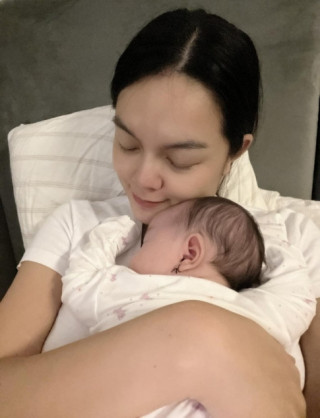 Bận chăm con thứ 3 mới sinh, Phạm Quỳnh Anh vẫn “lăn vào bếp”