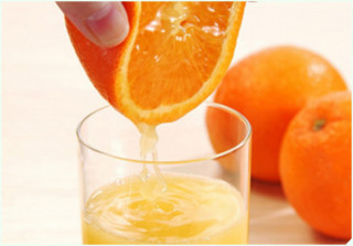 Vắt cam đừng làm theo cách cũ, nhớ 3 điểm này, nước cam ngọt thơm, không đắng tí nào lại giữ nguyên chất bổ