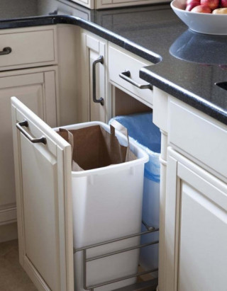 Biết những tác hại không ngờ này, bạn sẽ chẳng bao giờ đặt thùng rác trong tủ bếp nữa!