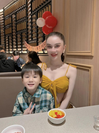 Chi 2 tỷ phẫu thuật thẩm mỹ hậu ly hôn, Lâm Khánh Chi 46 tuổi làm mẹ đơn thân xinh đẹp, cho con cuộc sống sung túc