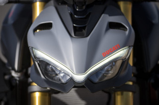 Ducati Streetfighter V4S 2023 có gì mới?