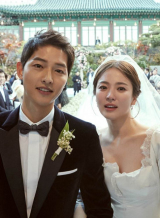 “Học lỏm” bí quyết trang điểm cô dâu Hàn Quốc trong trẻo, đẹp tinh khôi như Song Hye Kyo