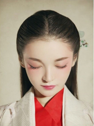 Kỹ càng nhưng tối giản makeup mắt chính là bí quyết của phụ nữ Nhật