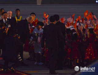 Thành tích “khủng” của những em bé vinh dự đại diện Việt Nam tặng hoa chính trị gia thế giới