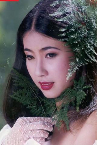 Ăn kiêng giữ dáng xưa rồi, “Hoa hậu 3 con” Hà Kiều Anh mách nước là phải gen bụng cơ!