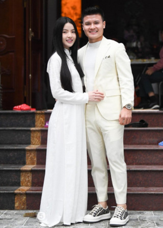 Nhan sắc vợ sắp cưới của Quang Hải đáng giá bao nhiêu: Đẹp lên nhờ thêm và bớt nhiều thứ trên mặt
