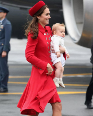 Đây là kiểu quần Kate Middleton rất mê, vừa che khuyết điểm vừa kéo chân dài