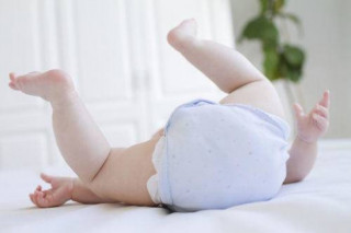 10 biện pháp điều trị ngay tại nhà khi bé bị hăm tã nặng