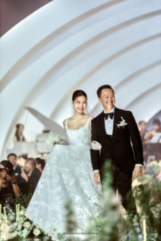 Mỹ nhân Việt chạy KPI làm cô dâu 2023: Visual “gánh” thời trang khi váy cưới dần tìm về sự tối giản