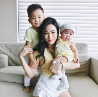 Hot mom nổi khắp châu Á vì khéo chăm con, giỏi kiếm tiền còn được chồng yêu chiều hết mực