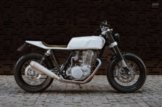 Yamaha SR500 Street Tracker sắc nét từ Ba Lan