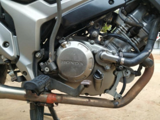Cận cảnh Honda CS1 hàng độc - Biểu tượng một thời của làng xe côn tay