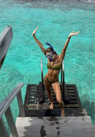 “Nữ VĐV điền kinh đẹp nhất thế giới” mặc bikini đẹp miễn chê