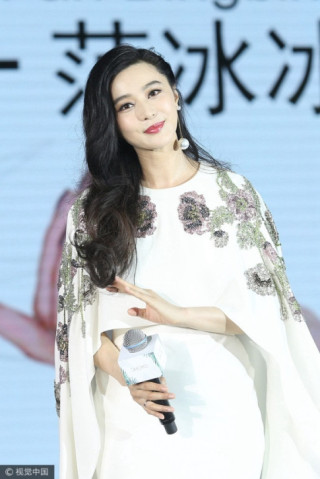 Sau “đại náo” tại Cannes, Phạm Băng Băng lại hóa nữ thần tại quê nhà