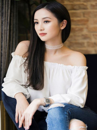 Đăng ảnh vi vu Hàn Quốc, Fan tự hỏi: Ai đang dùng tài khoản của Jun Vũ vậy?