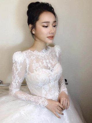 Điểm khác lạ của Nhã Phương trong ngày cưới khiến mọi người suýt nữa không nhận ra cô