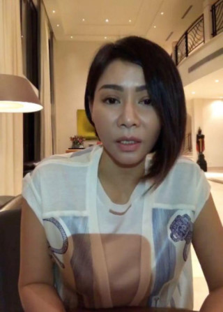 Thu Minh nghi dùng “dao kéo” khi xuất hiện với chiếc mũi khác lạ
