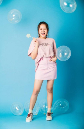 “Tình địch” cao tay khiến Nhã Phương cứng họng là người xinh đẹp đến mức nào?
