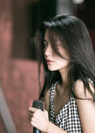 “Trót dại” xuống tóc ăn Tết, Bích Phương khiến các fan dậy sóng bởi nhan sắc khác lạ