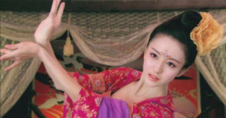 Từ kỹ nữ thành hoàng hậu, Triệu Phi Yến càng điên cuồng làm đẹp đến mức... vô sinh