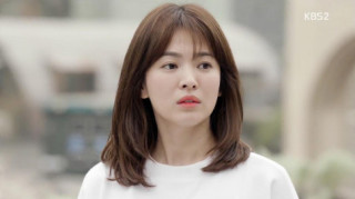Tượng đài nhan sắc như Song Hye Kyo cũng có khi phải “muối mặt” vì điểm này