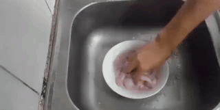 Cách tự làm xúc xích tại nhà vừa ngon vừa sạch