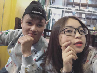 Càng được chú ý, bạn gái Quang Hải càng chăm khoe... vòng 1 bạo hơn