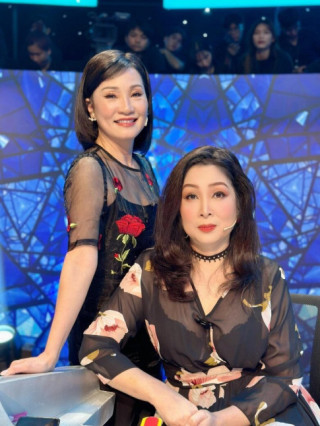 Cặp bạn thân 30 năm hiếm có showbiz Hồng Vân - Hồng Đào: Đều U70, người giảm 14kg, người giữ dáng mi nhon