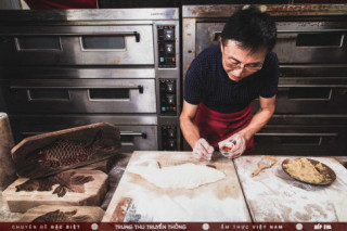 “Chất liệu bí ẩn” trong chiếc bánh Trung thu của gia tộc hơn 100 năm giữ hương vị truyền thống